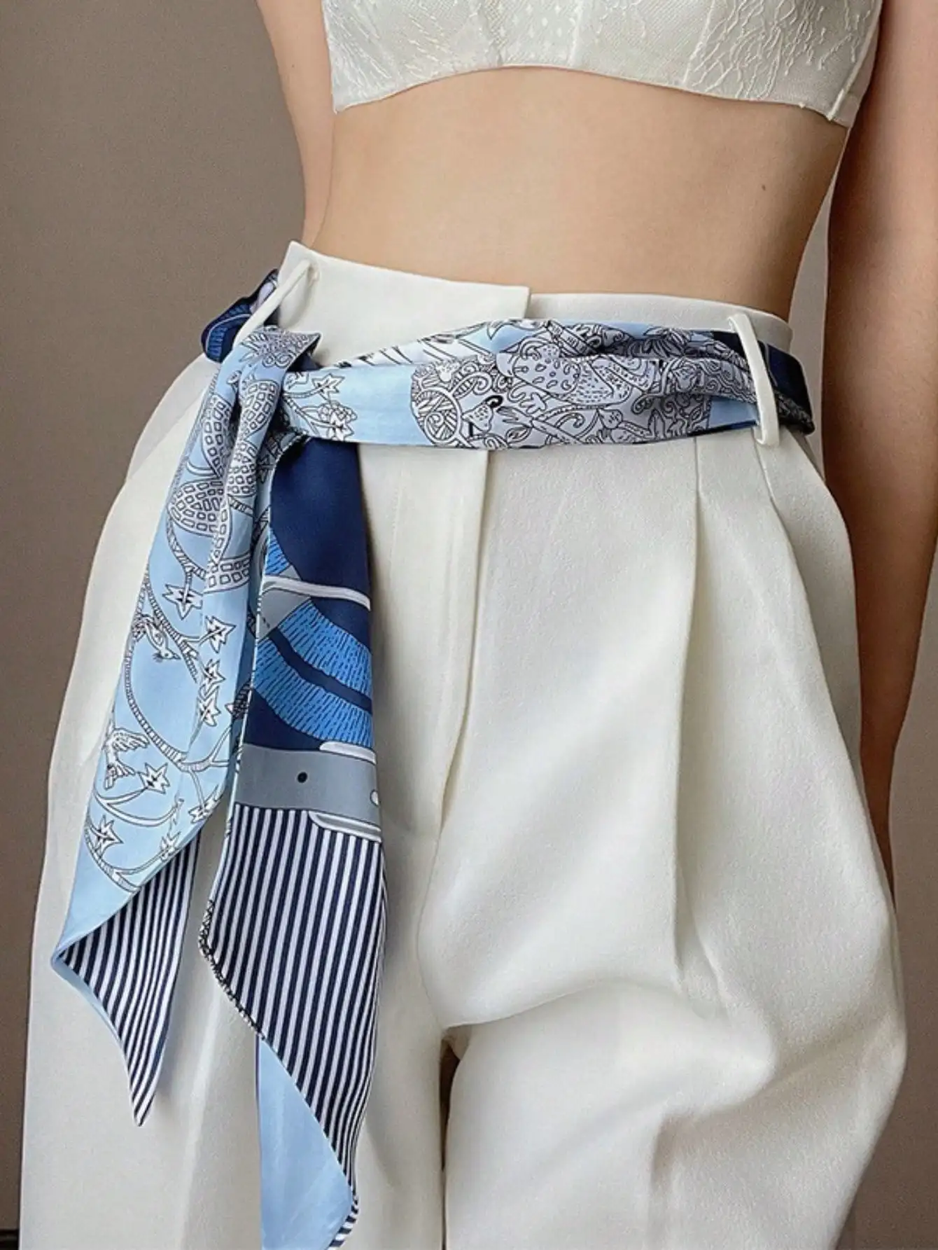 وشاح مربع كاجوال من الحرير الص - مراجعة Silk Scarf Square وسعره