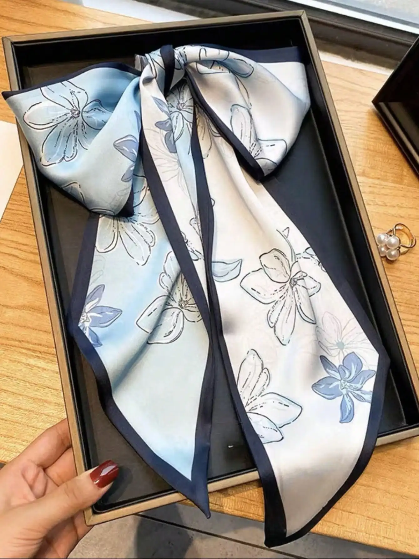 وشاح مربع كاجوال من الحرير الص - مراجعة Silk Scarf Square وسعره